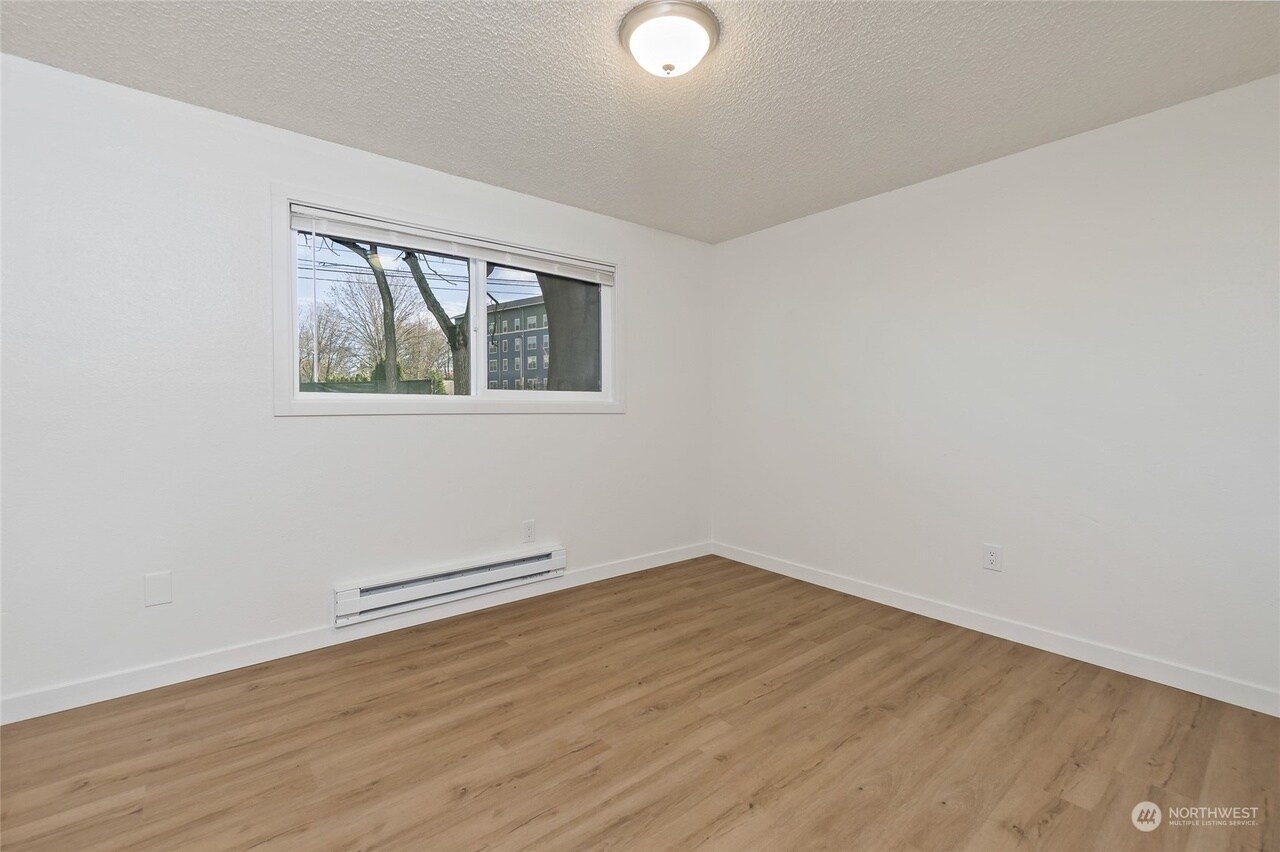 Building Photo - 1521 E 38th St