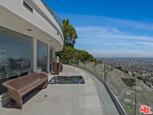 Building Photo - 8460 Cole Crest Dr