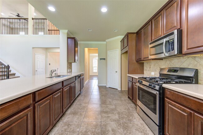 Building Photo - 15727 Whisper Woods Dr