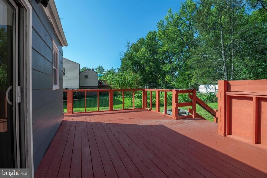 Building Photo - 14220 Fallbrook Ln