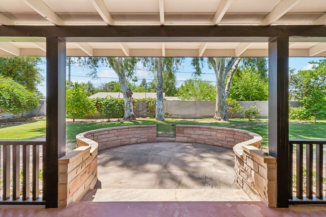 Building Photo - 8022 N 8th Ave