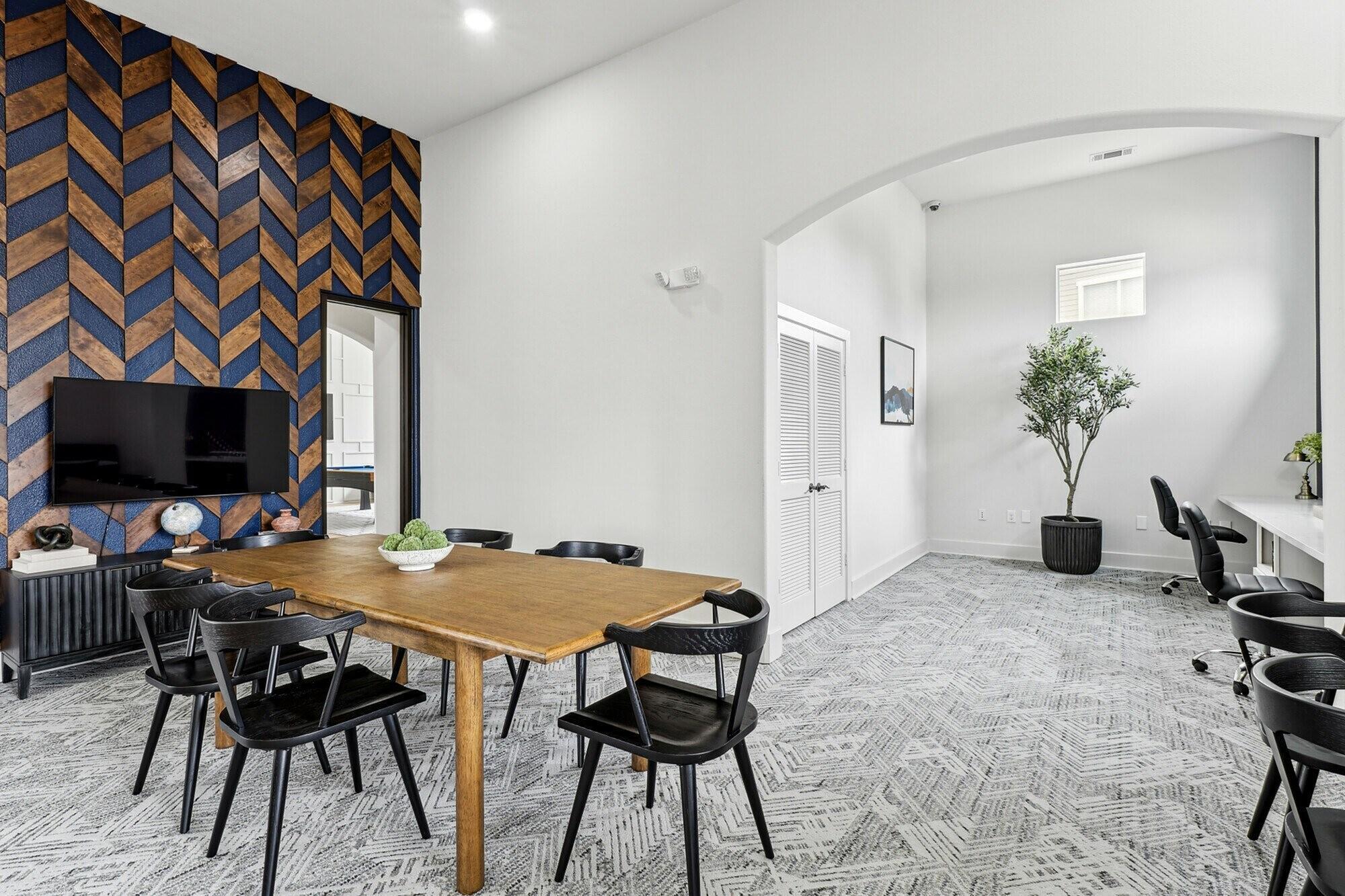 Building Photo - 14807 Woodland Hills Dr