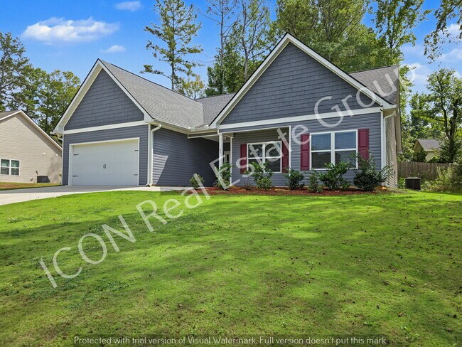 Building Photo - 3/2 Ranch home on large lot!