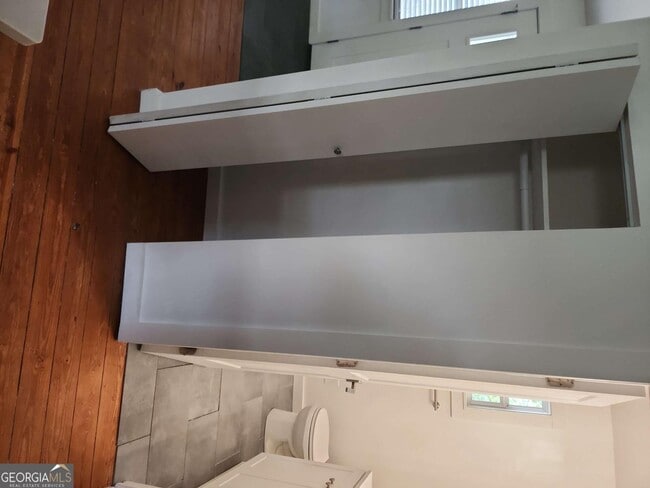 Building Photo - 2037 Lively Ridge Rd NE