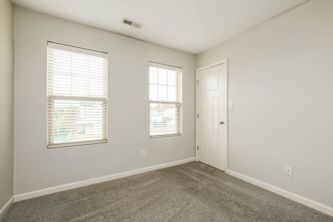 Building Photo - 14 Outwater Ridge Dr