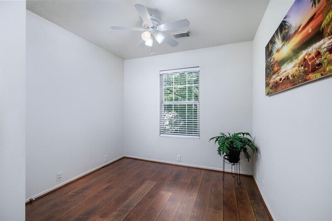 Building Photo - 29723 Sullivan Oaks Dr