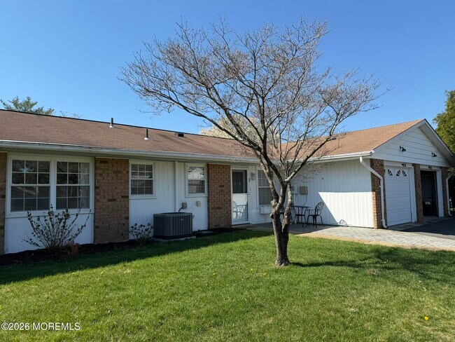 Building Photo - 116B Buckingham Dr