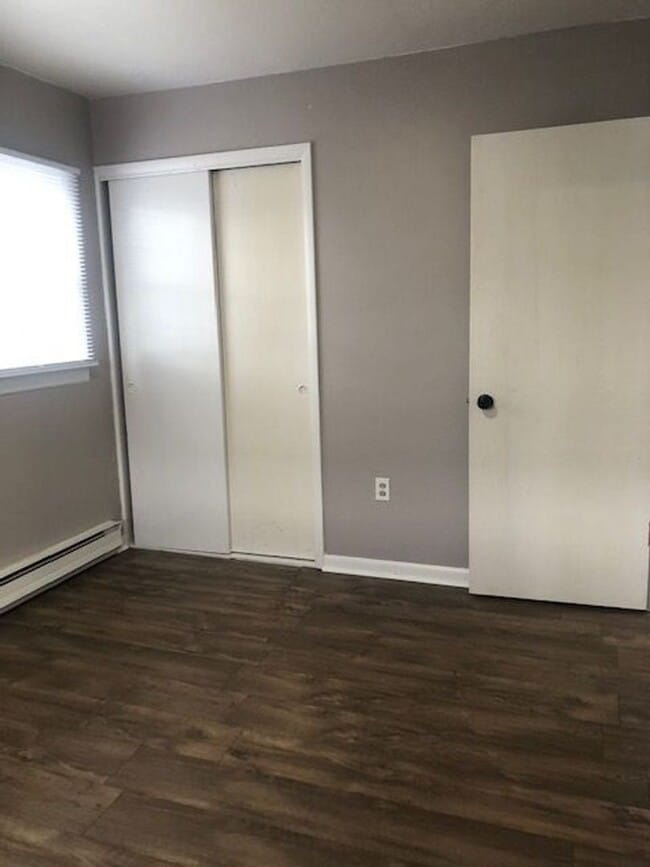 Building Photo - 243 W High St