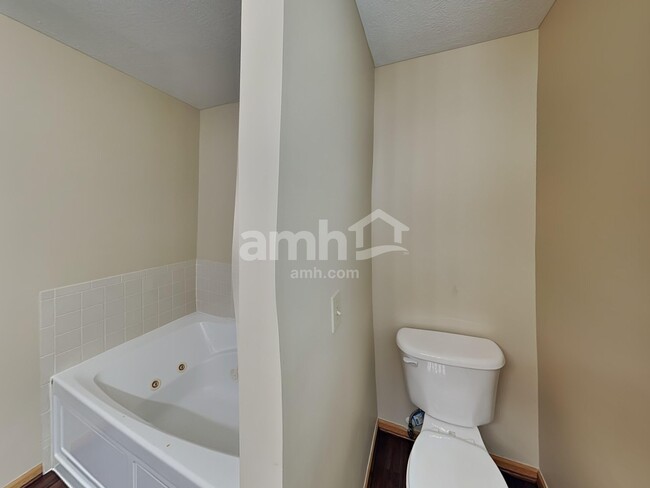 Building Photo - 3985 Boyer Ridge Dr