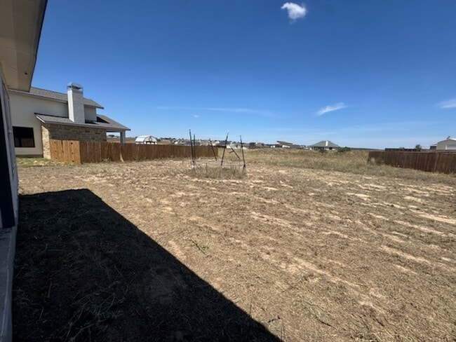 Building Photo - Super Nice Beautiful  3 bedroom 2 bath- In La Vernia with Over .43 acres