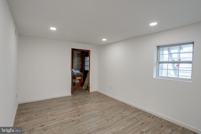 Building Photo - 101 Bayberry Ct