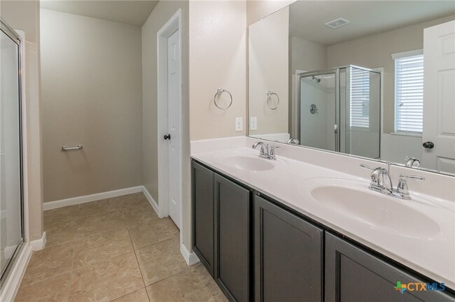 Building Photo - 146 Linden Ln