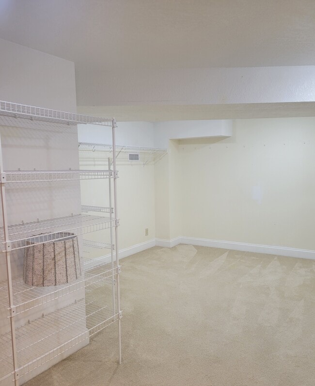 Building Photo - 166 Baltusrol Rd