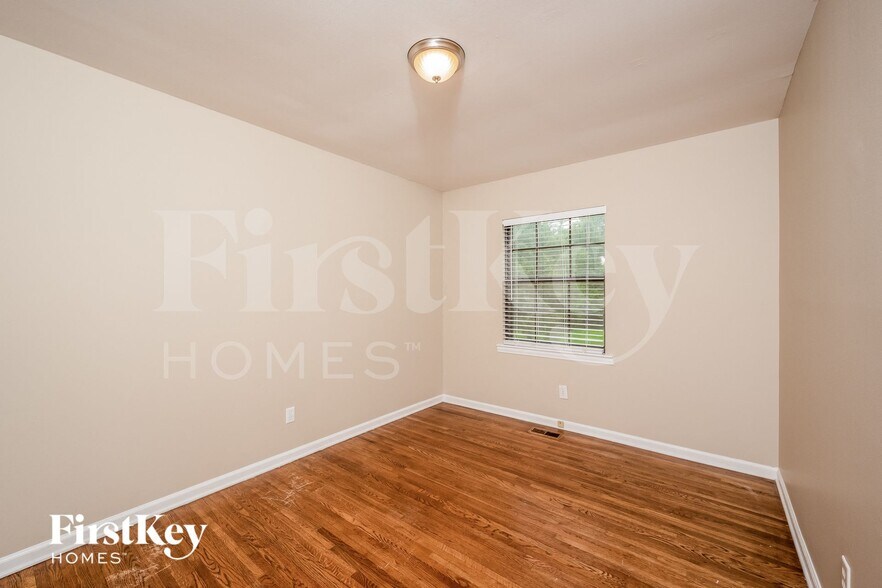 Building Photo - 1326 Potter Ave