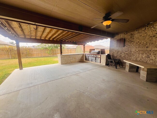 Building Photo - 700 Cosper Creek Dr