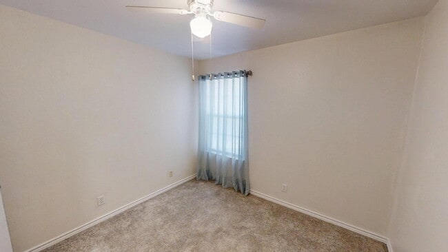 Building Photo - "Spacious Comfort Awaits: 3-Bedroom, 2-Bathroom Duplex Gem in Gatesville, TX!"