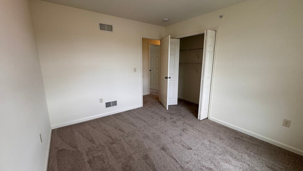 Building Photo - 250 Limestone Dr