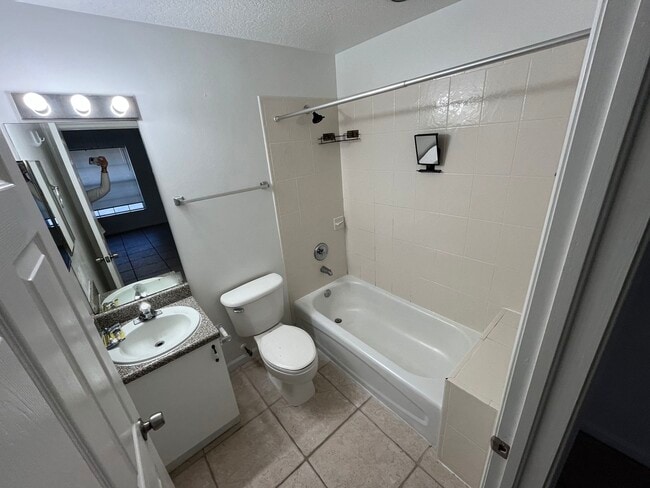 Building Photo - 1325 The 12th Fairway