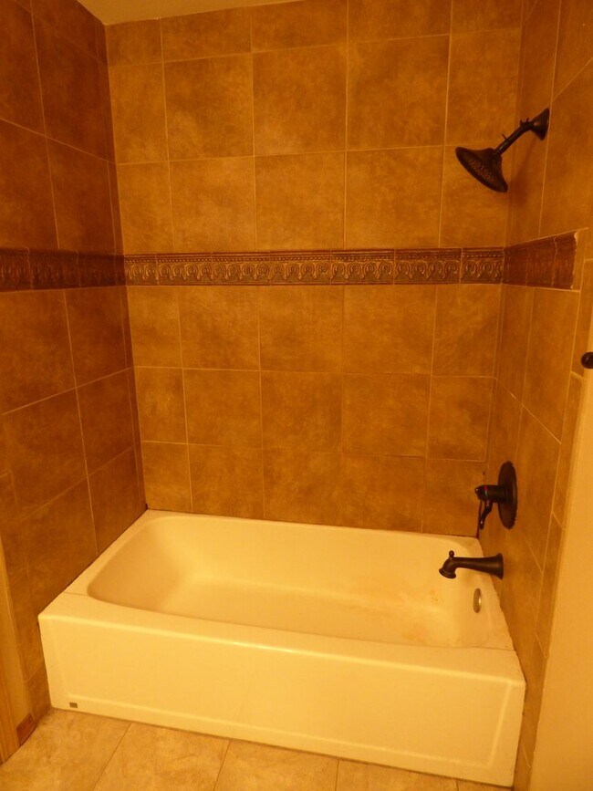 Building Photo - 3 bed Single level home in a Cul-De-Sac