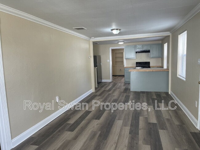 Building Photo - 1216 Hartsell Ave