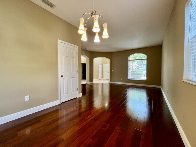 Building Photo - 10904 Summerton Dr