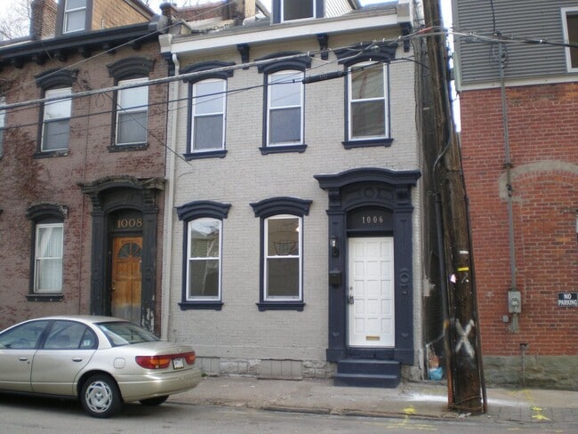 Primary Photo - Huge Luxury South Side Home w/ Stainless K...