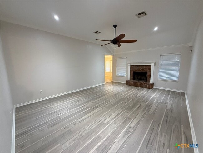 Building Photo - 426 Armstrong Dr