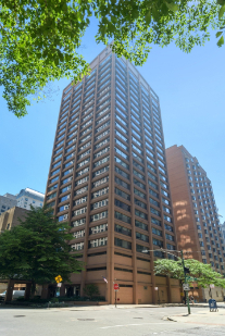 Building Photo - 247 E Chestnut St