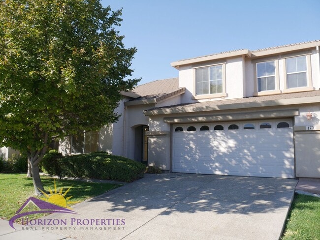 Building Photo - Spacious 5 Bed 3 Bath 2,500 Sq. Ft. Northpointe Park Village Home in Natomas