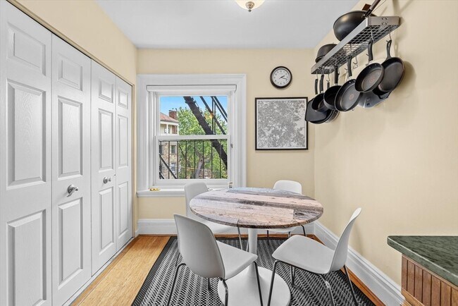 Building Photo - 1757 Beacon St