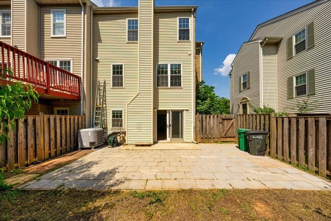 Building Photo - 151 Lazy Hollow Dr