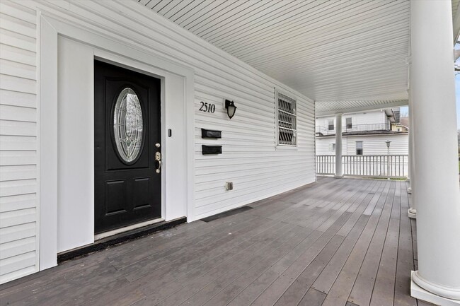 Building Photo - 6BR / 5BA Single-Family Home | 2,663 Sq Ft | Private Driveway | Deck | $4,200/mo Spacious 6-bedro...