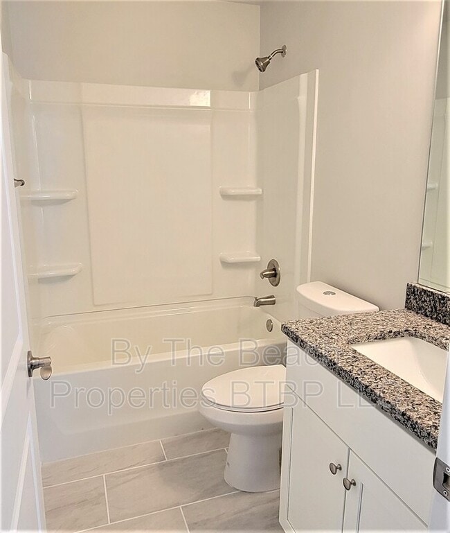 Building Photo - 812 Moen Pl