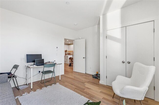 Building Photo - 71 Richmond St