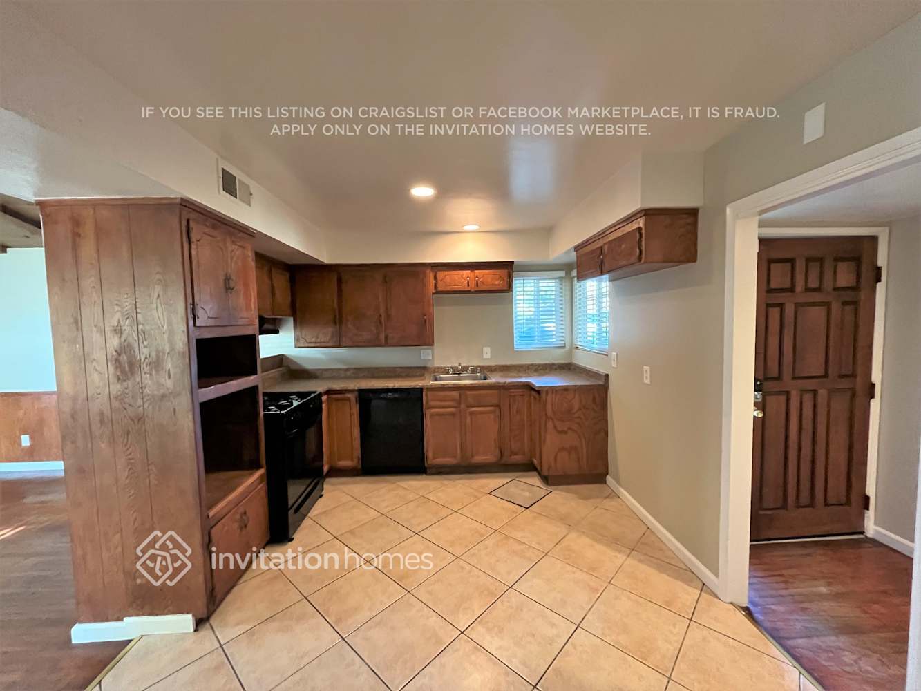 Building Photo - 640 W El Camino Ave