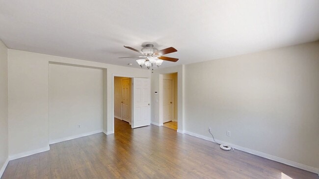 Building Photo - Beautiful Family Home