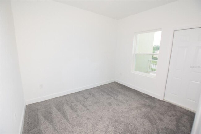 Building Photo - 460 Lake Shore Pkwy