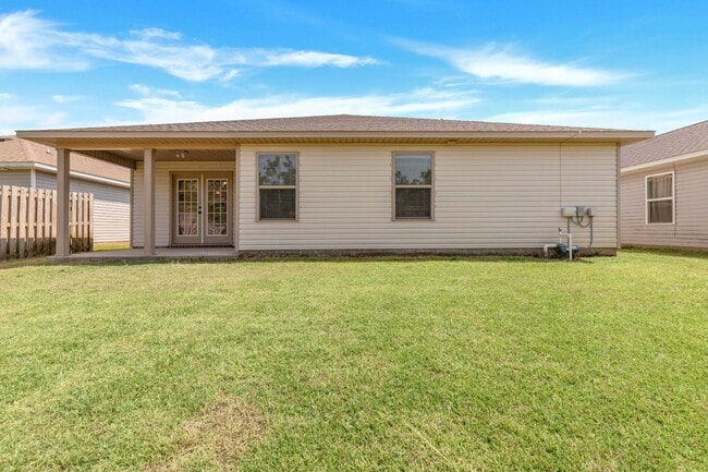 Building Photo - Available March 2nd