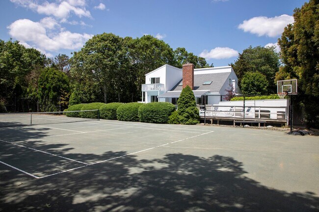 Building Photo - 5 Cedarfield Ln