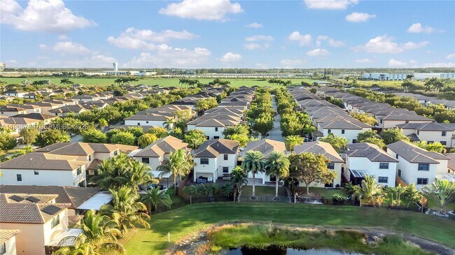 Building Photo - 3401 SE 5th St