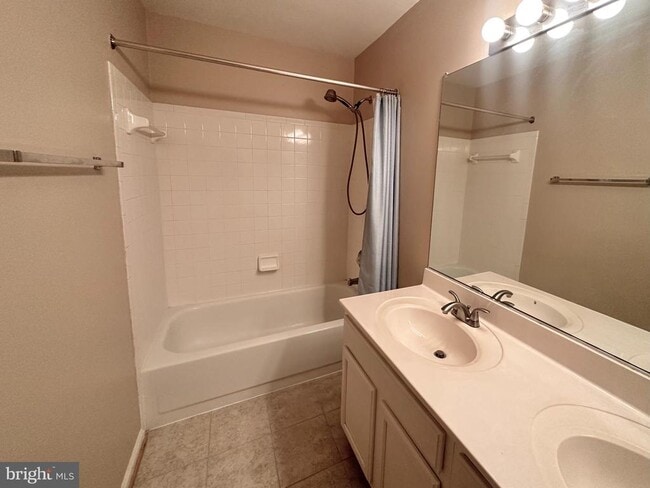 Building Photo - 21226 Edgewood Ct