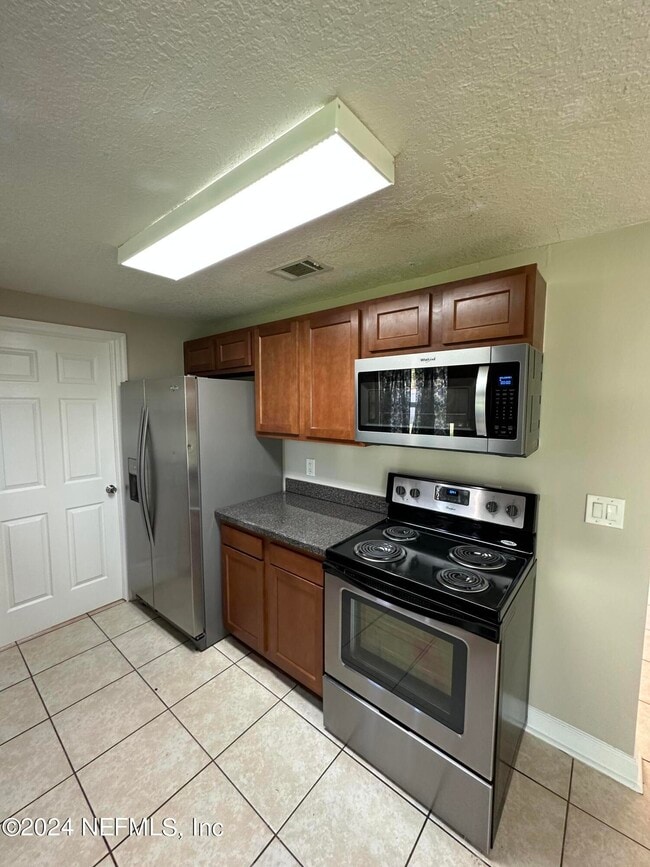 Building Photo - 10929 Weymouth Cir N