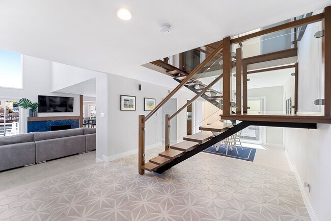 Building Photo - 3810WH - The Hemlock Hideaway | 4 Bed 2.5 ...