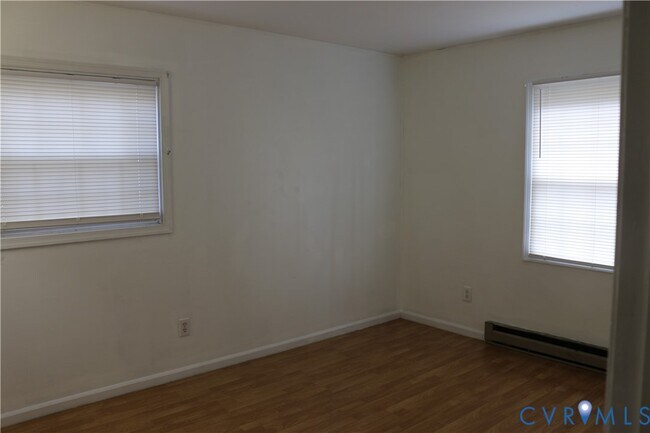 Building Photo - 9906 Family Ln