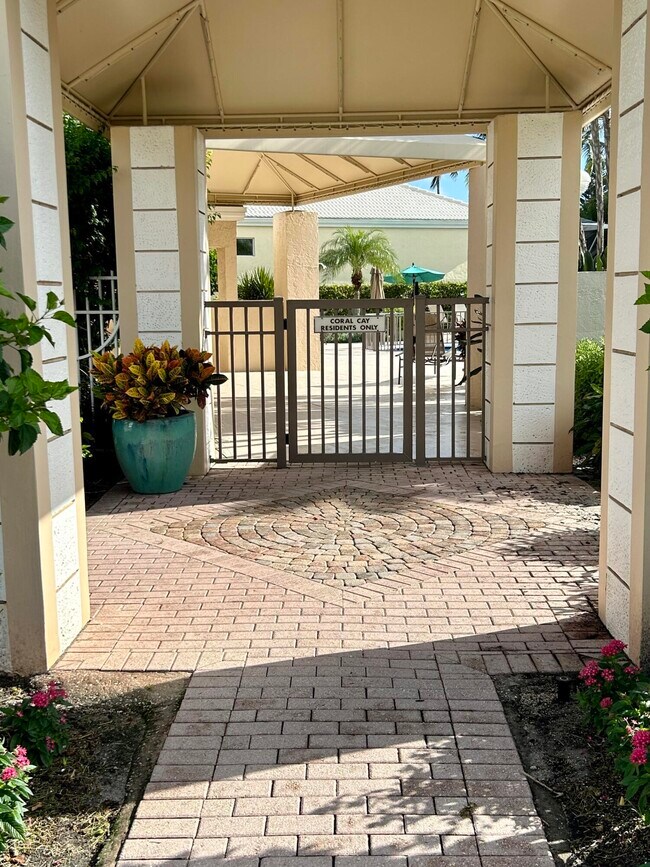 Building Photo - 152 Coral Cay Dr