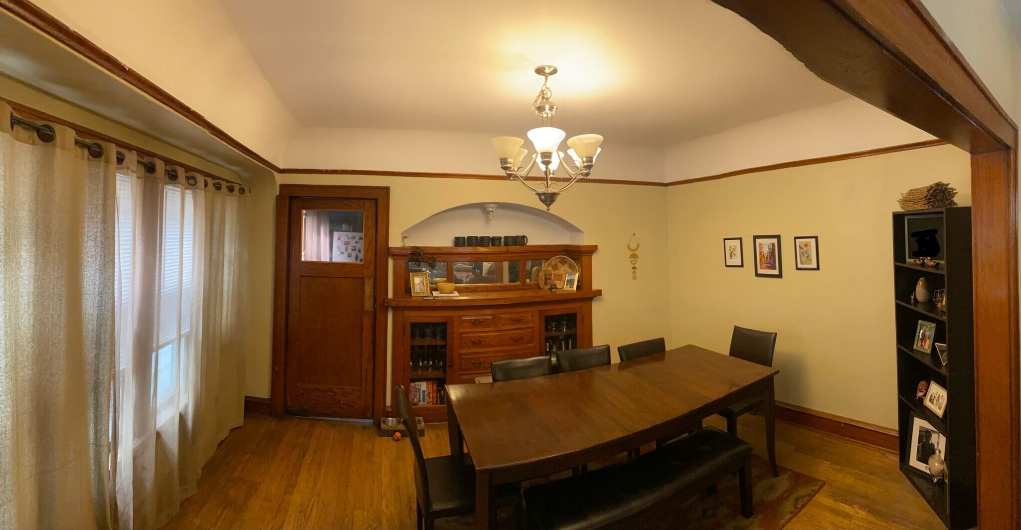 Dining room - 3449 N Booth St