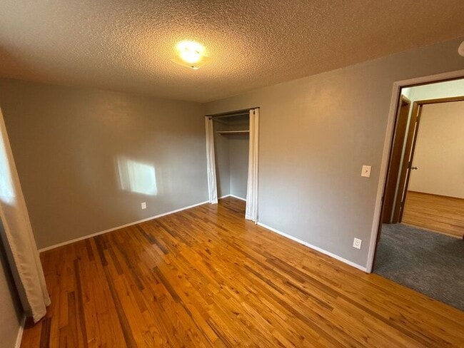 Building Photo - 1650 NW Highland Dr