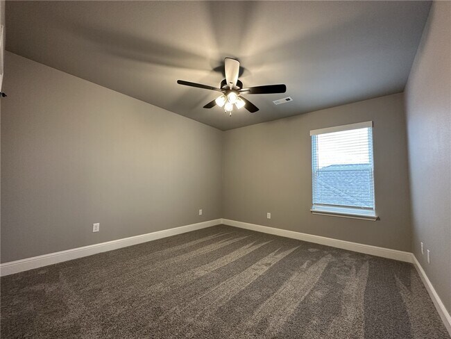 Building Photo - 2040 Tallgrass Ter