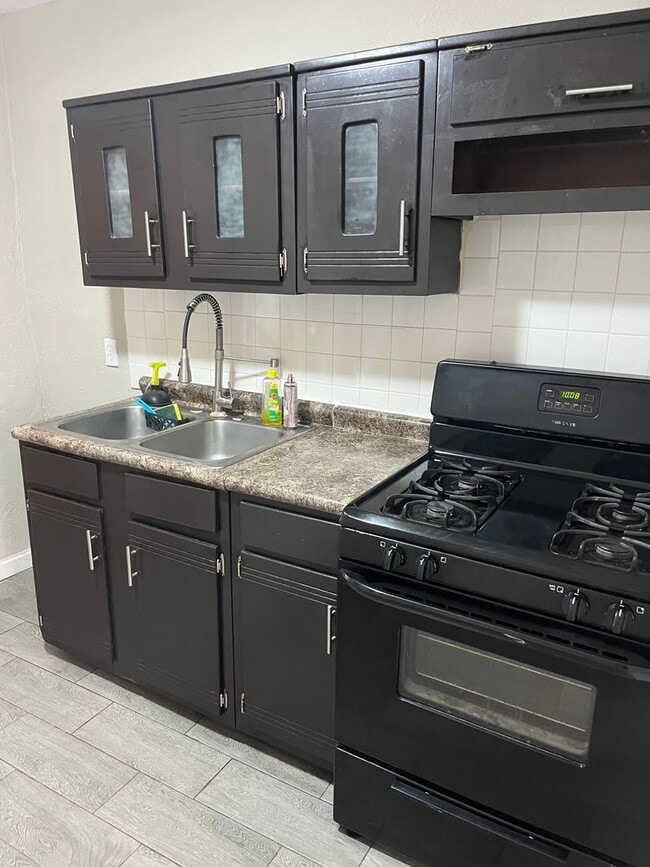 Building Photo - Apartment for rent In Downtown El Paso