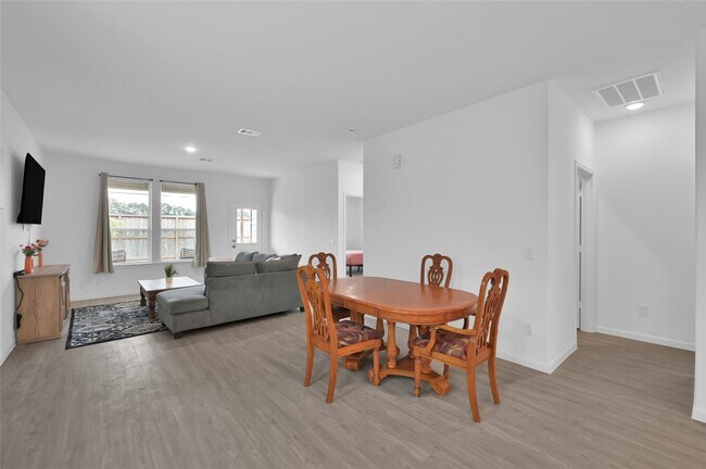 Building Photo - 10917 Fly Catcher Dr